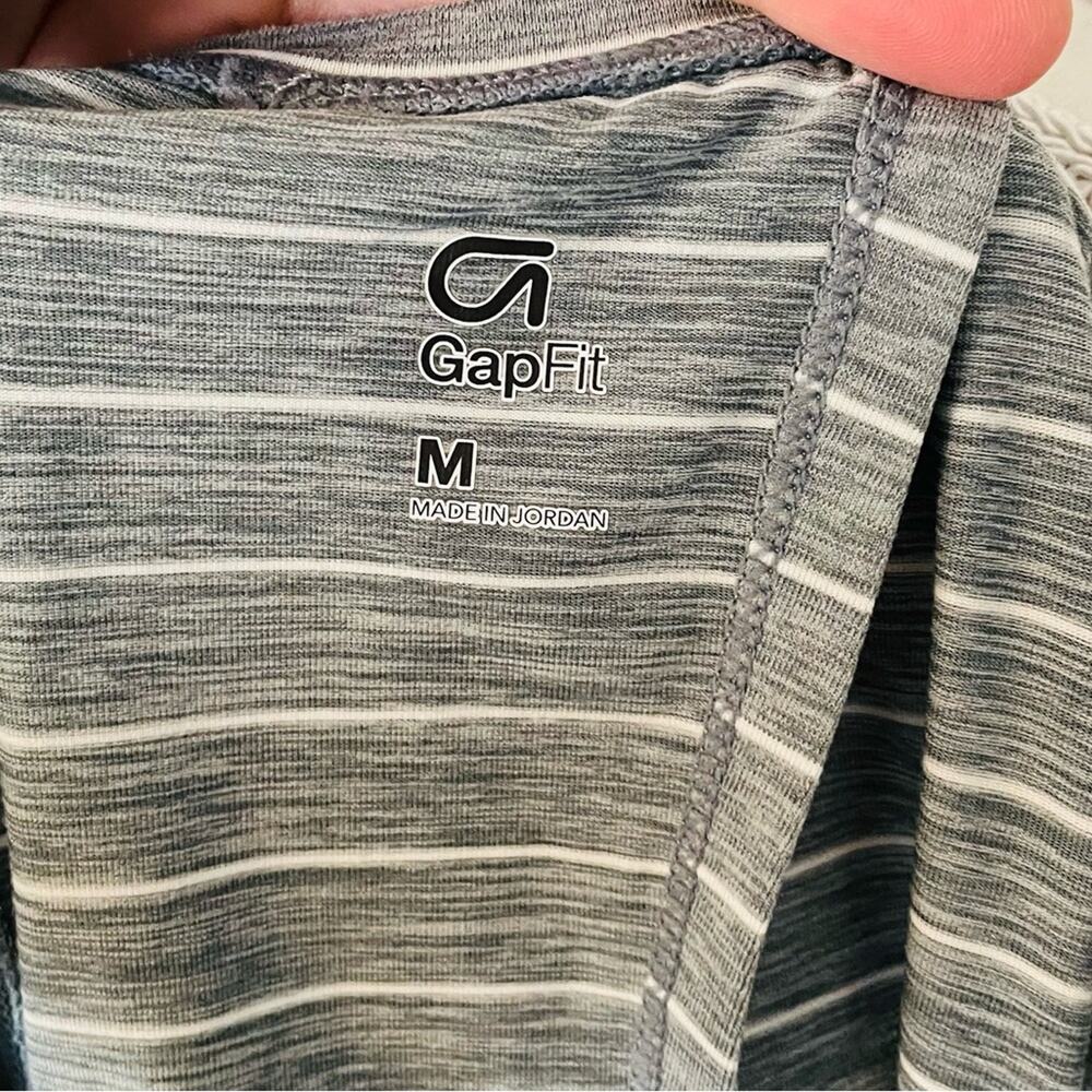 GAP Fit Split Back Performance Tank - Picture 4 of 5
